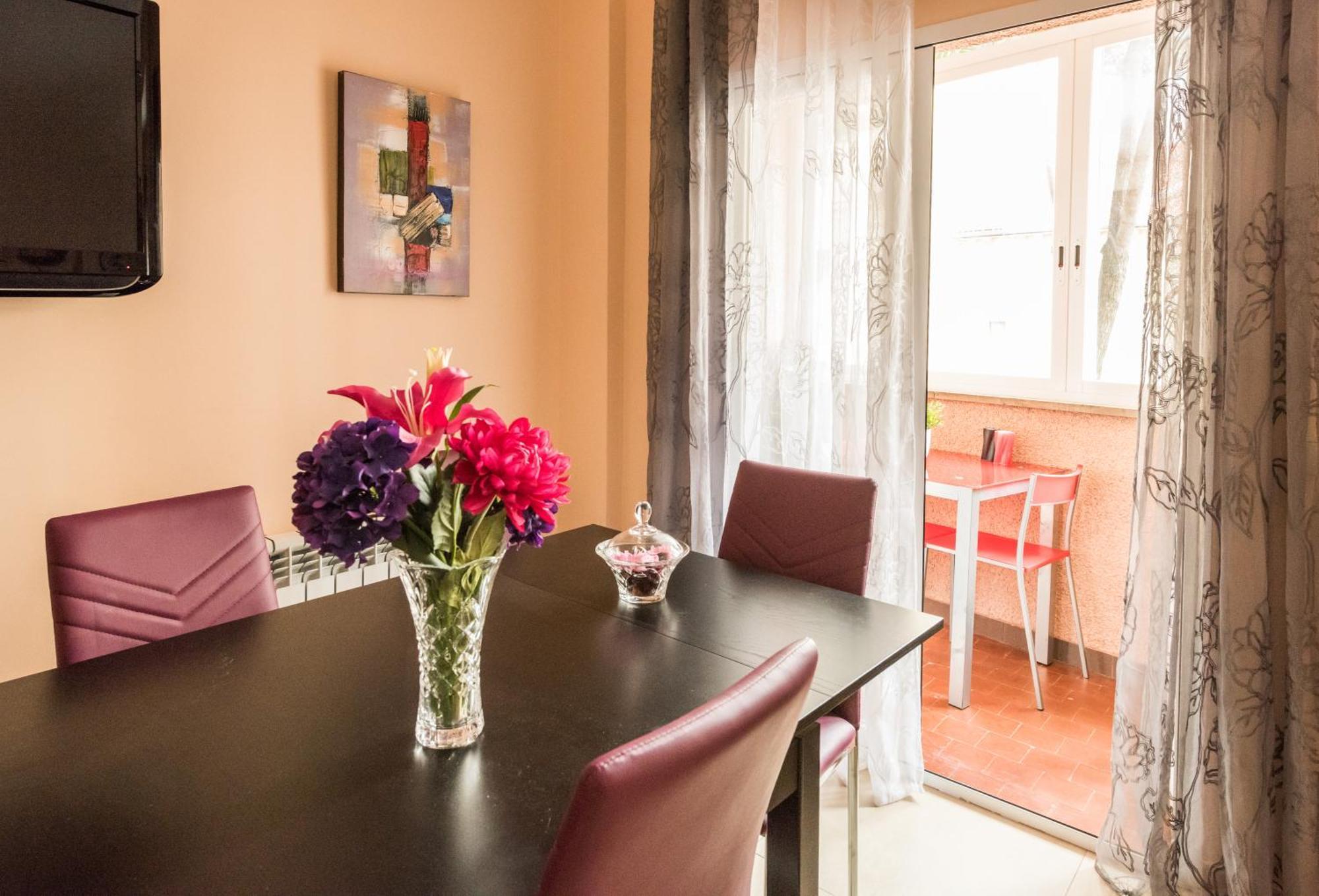 Apartamentos Madrid Xxxiii - Alojamiento De Temporada Værelse billede